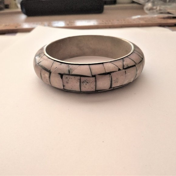 Silvertone bangle with simulated jade 3.5 inch - Picture 1 of 6